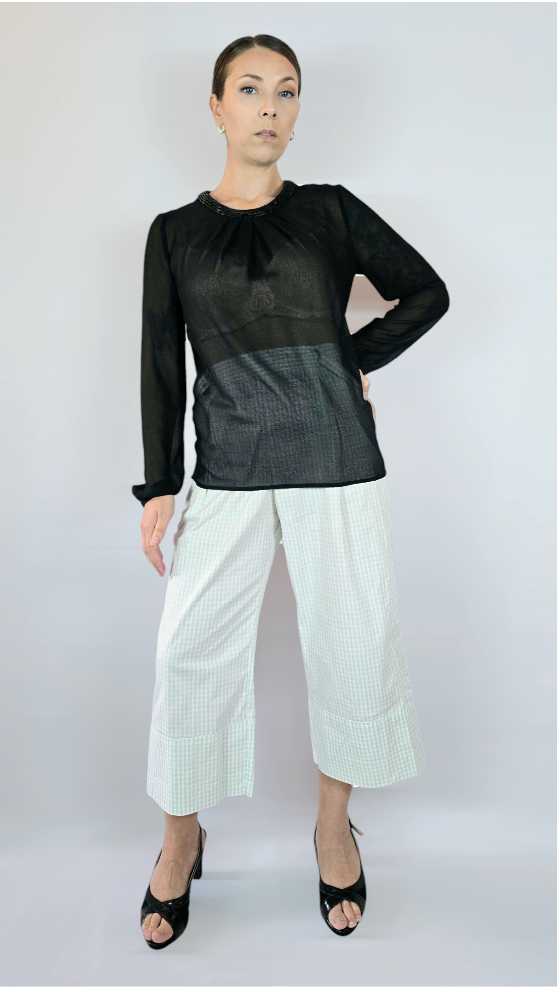 Blus, Svart med pärlkrage, 34