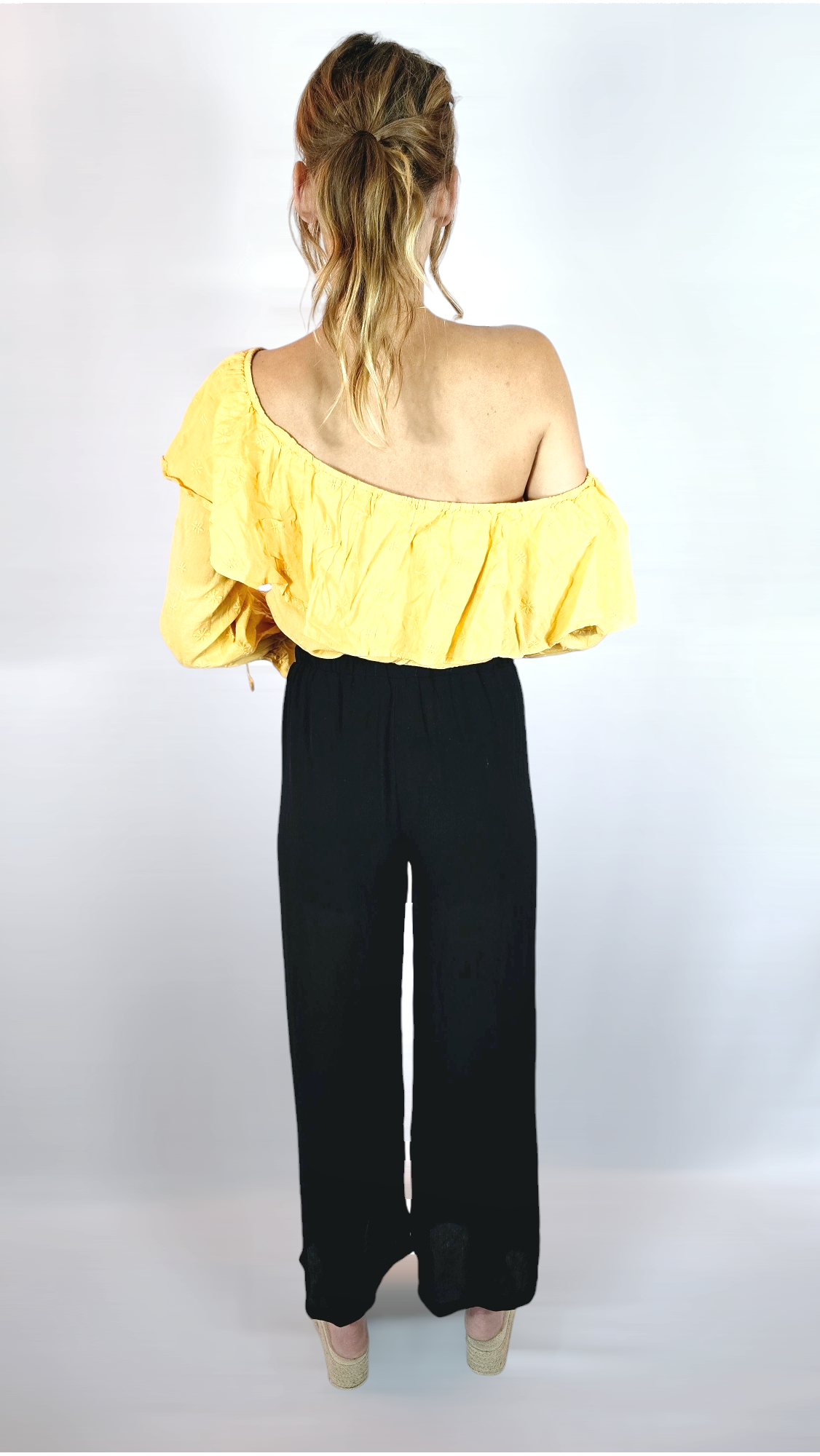 Byxor med guldspänne, Svart, M