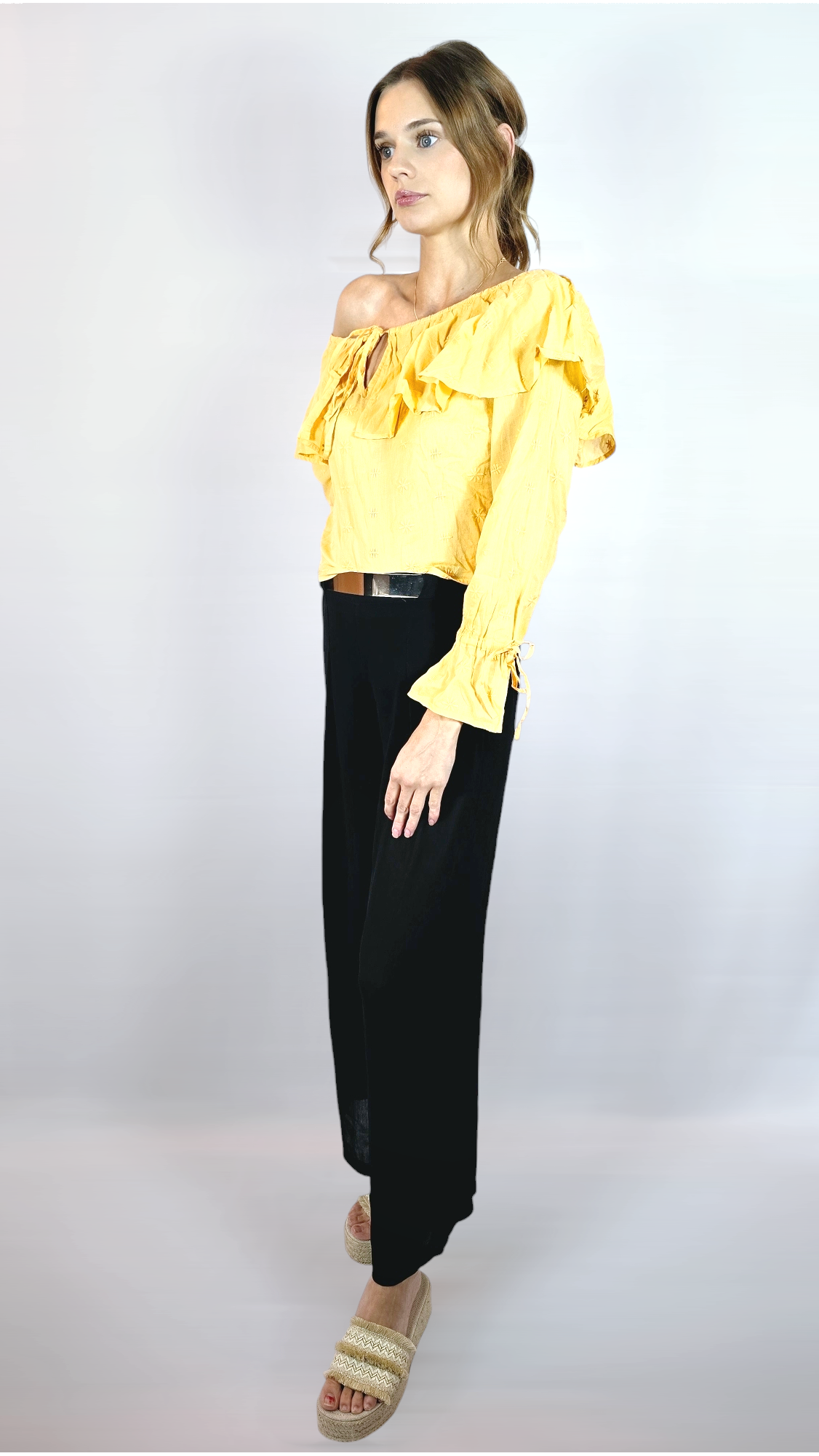 Byxor med guldspänne, Svart, M